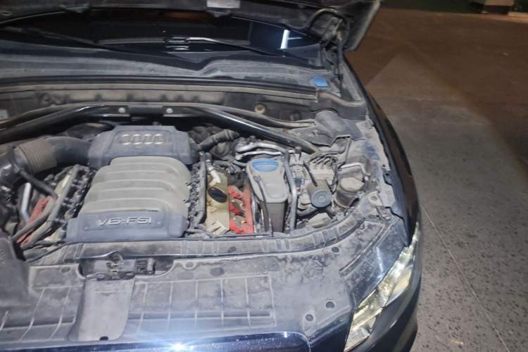 Used Audi Q5 2010 3.2 FSI Sport Edition Engine Bay Left