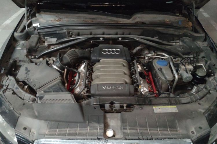 Used Audi Q5 2010 3.2 FSI Sport Edition Engine Bay
