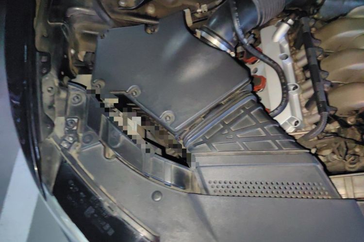 Used Audi Q5 2010 3.2 FSI Off-road Version Engine Bay Right