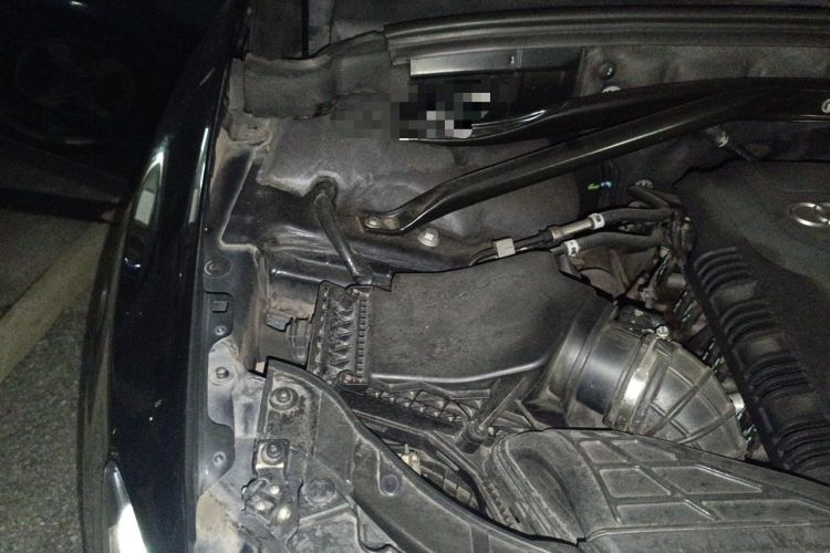 Used Audi Q5 2010 2.0TFSI Sport Edition Engine Bay Right