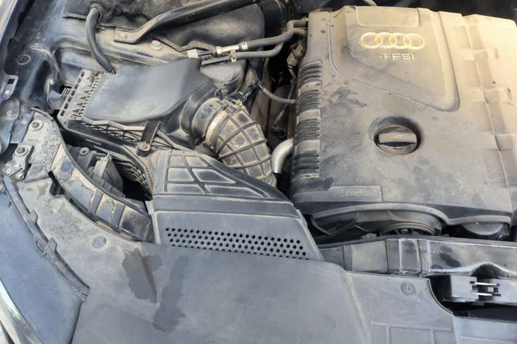 Used Audi Q5 2010 2.0TFSI Technology Edition Engine Bay Right