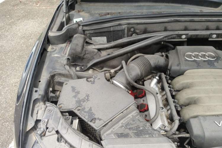 Used Audi Q5 2010 3.2 FSI Sport Edition Engine Bay Right