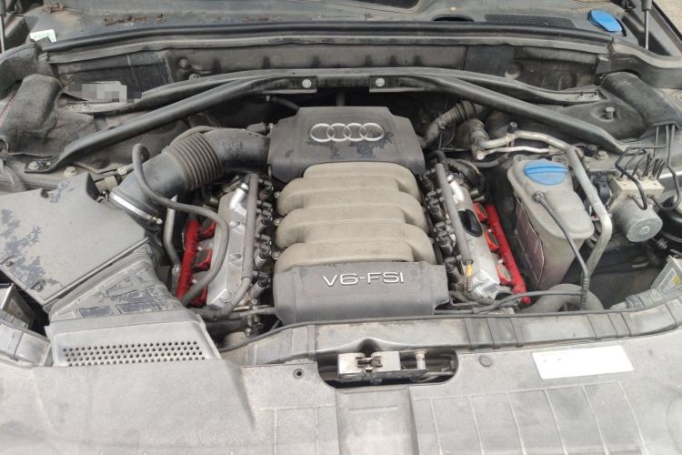Used Audi Q5 2010 3.2 FSI Sport Edition Engine Bay