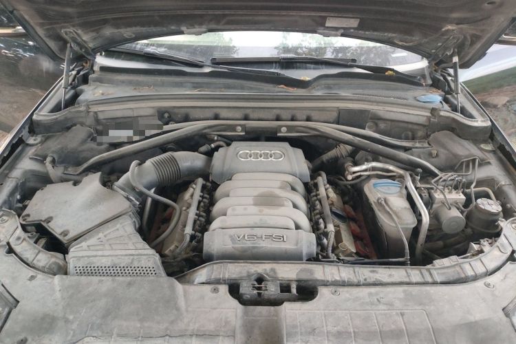 Used Audi Q5 2010 3.2 FSI Sport Edition Engine Bay