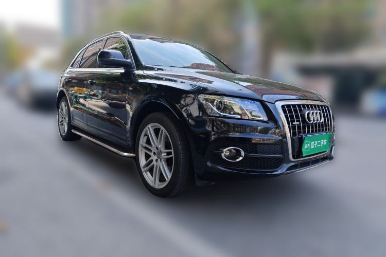 Used Audi Q5 2010 3.2 FSI Sport Edition Front Right 45 Deg