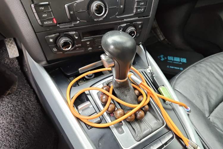 Used Audi Q5 2010 2.0TFSI Off-Road Version Gear Lever