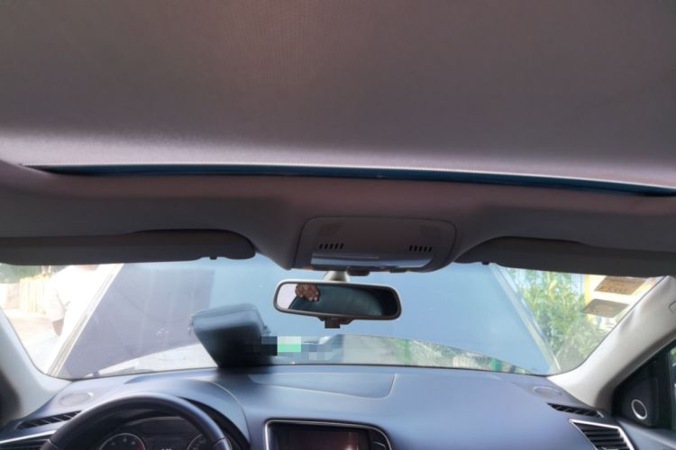 Used Audi Q5 2010 2.0TFSI Comfort Version Headliner