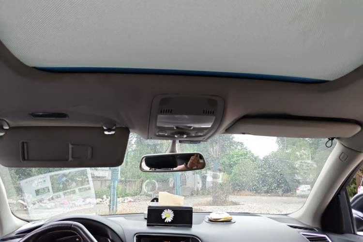 Used Audi Q5 2010 2.0TFSI Off-Road Version Headliner