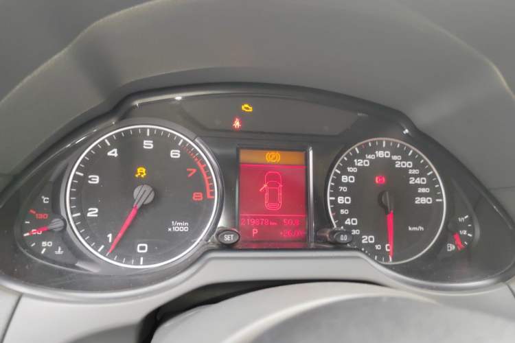 Used Audi Q5 2010 2.0TFSI Technology Edition Instrument Cluster