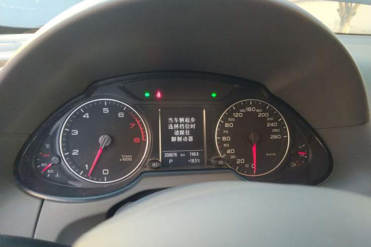Used Audi Q5 2010 3.2 FSI Sport Edition Instrument Cluster