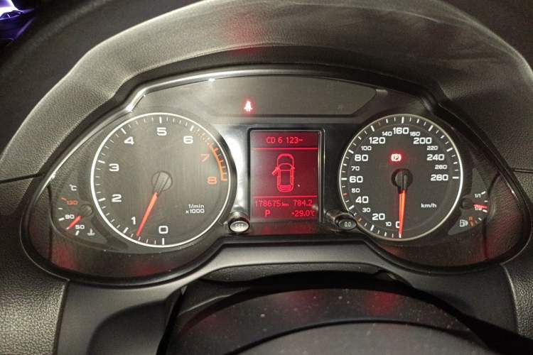 Used Audi Q5 2010 2.0TFSI Sport Edition Instrument Cluster