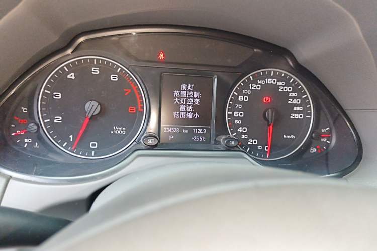 Used Audi Q5 2010 3.2 FSI Sport Edition Instrument Cluster