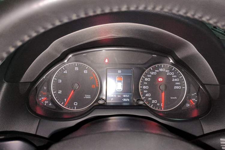 Used Audi Q5 2010 2.0TFSI Luxury Edition Instrument Cluster