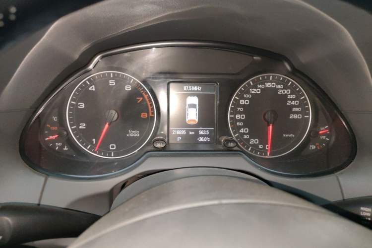 Used Audi Q5 2010 3.2 FSI Sport Edition Instrument Cluster