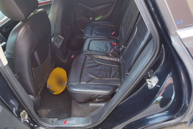 Used Audi Q5 2010 2.0TFSI Comfort Version Interior 4
