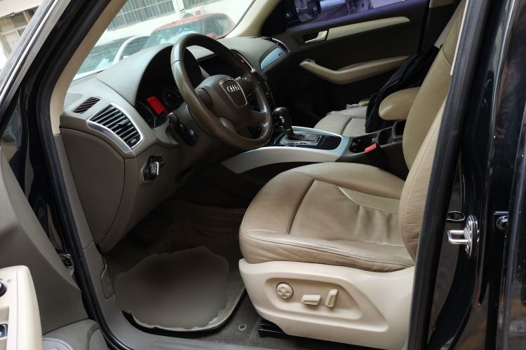Used Audi Q5 2010 2.0TFSI Technology Edition Left Front Seat