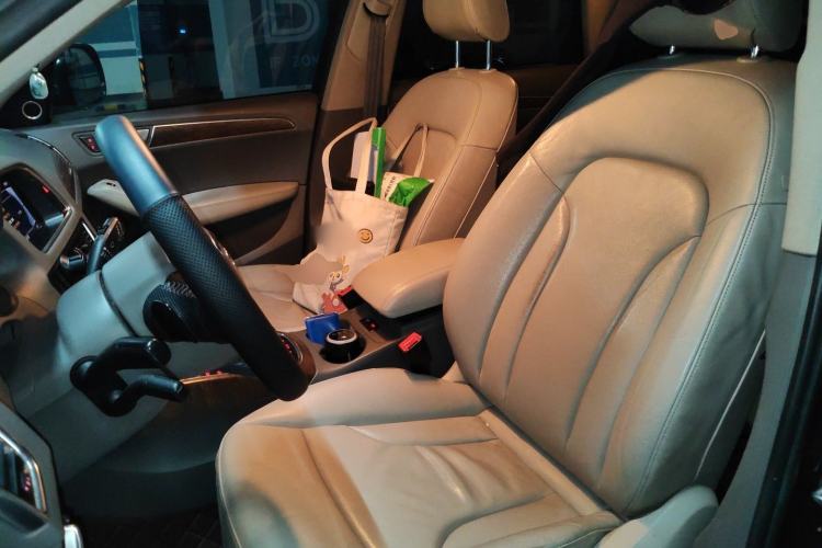 Used Audi Q5 2010 3.2 FSI Sport Edition Left Front Seat