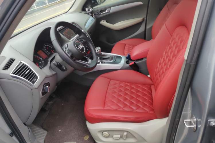 Used Audi Q5 2010 2.0TFSI Technology Edition Left Front Seat
