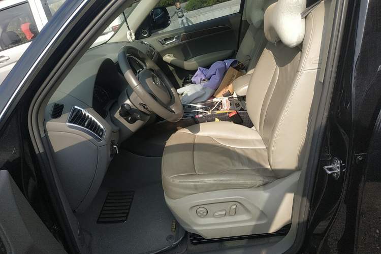 Used Audi Q5 2010 3.2 FSI Sport Edition Left Front Seat
