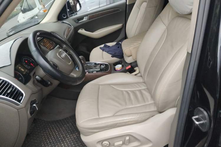 Used Audi Q5 2010 3.2 FSI Sport Edition Left Front Seat