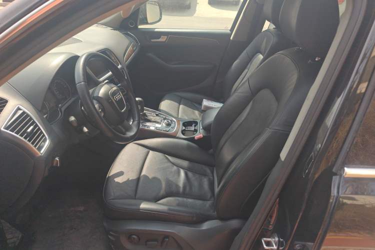 Used Audi Q5 2010 3.2 FSI Sport Edition Left Front Seat