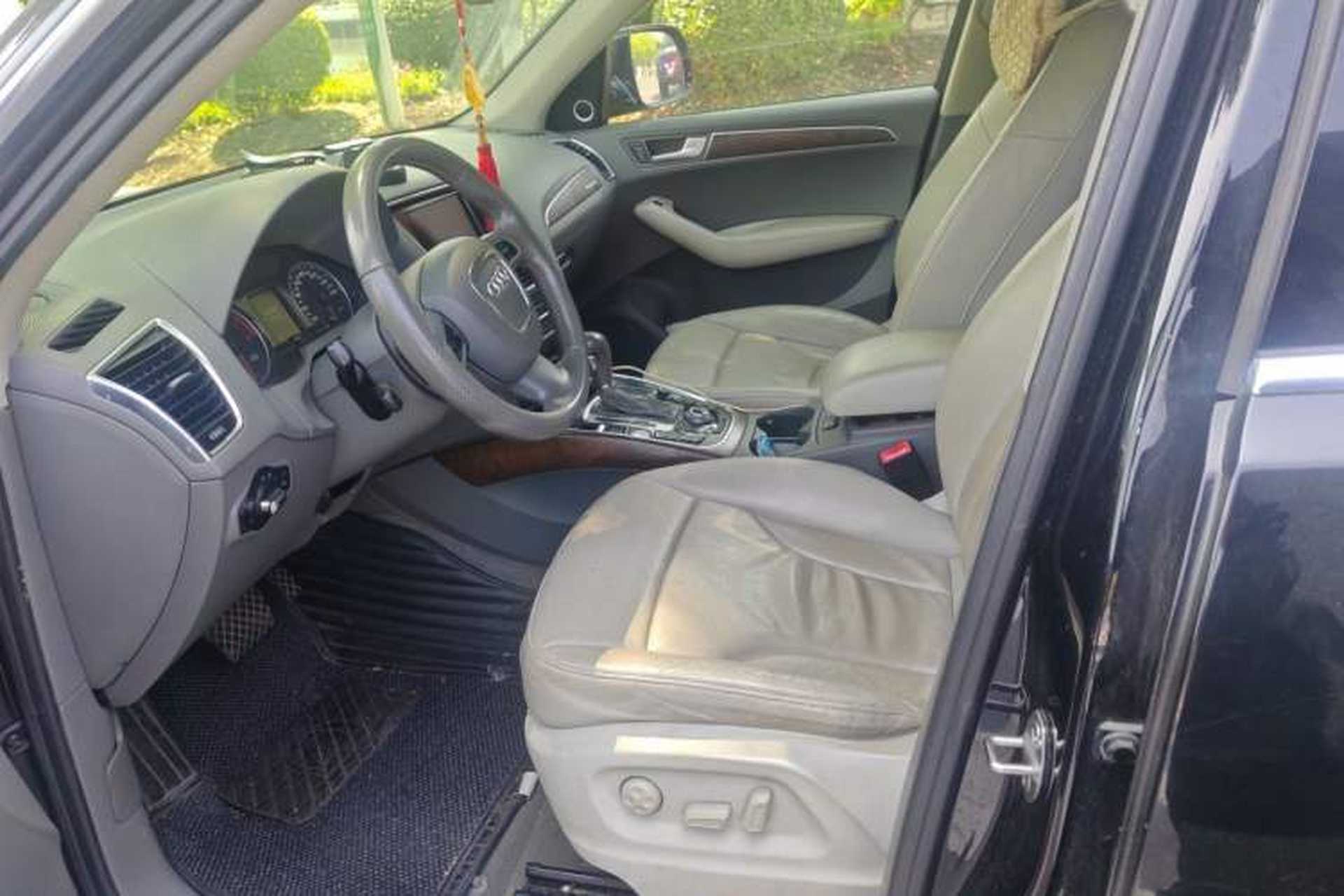 Used Audi Q5 2010 3.2 FSI Sport Edition Left Front Seat