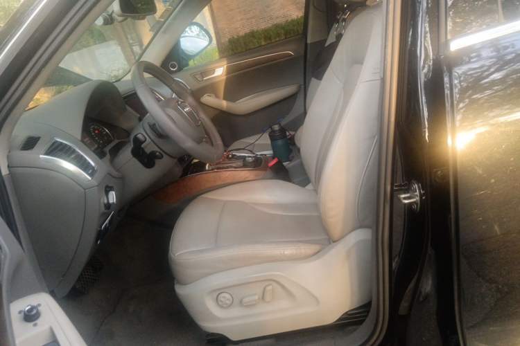 Used Audi Q5 2010 3.2 FSI Sport Edition Left Front Seat