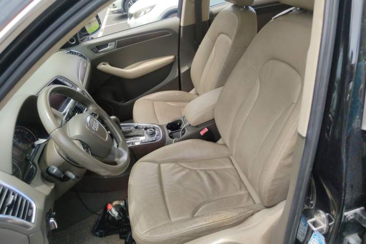 Used Audi Q5 2010 3.2 FSI Sport Edition Left Front Seat