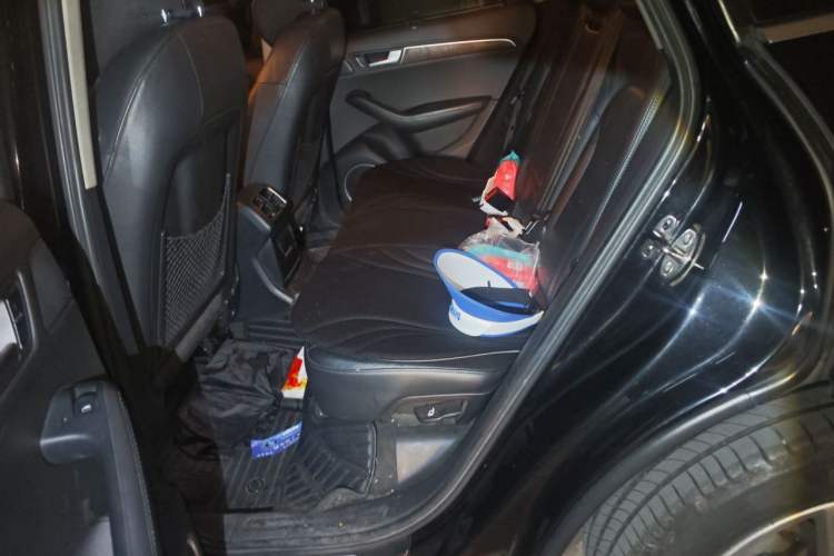 Used Audi Q5 2010 3.2 FSI Sport Edition Left Rear Seat