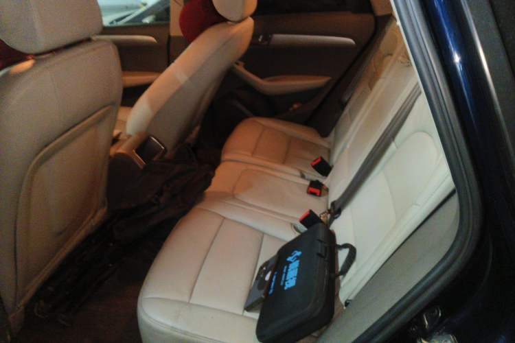 Used Audi Q5 2010 2.0TFSI Trendy Edition Left Rear Seat