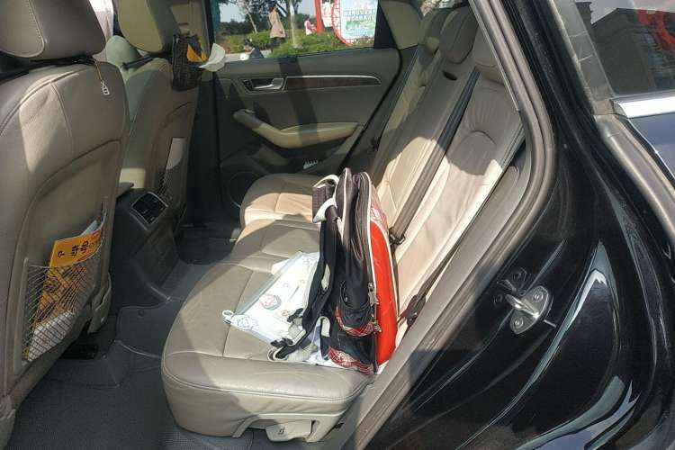 Used Audi Q5 2010 3.2 FSI Sport Edition Left Rear Seat