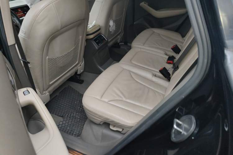 Used Audi Q5 2010 3.2 FSI Sport Edition Left Rear Seat