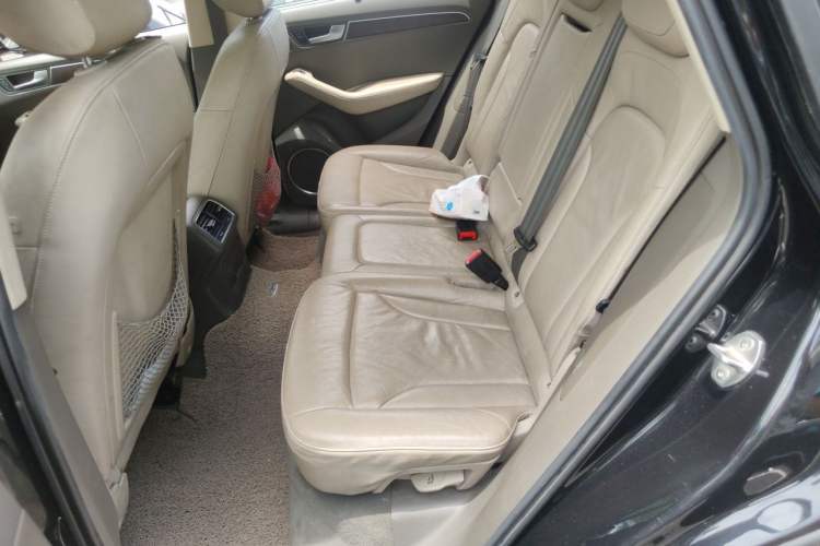 Used Audi Q5 2010 3.2 FSI Sport Edition Left Rear Seat