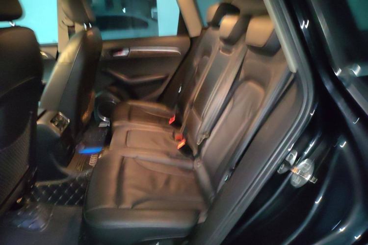 Used Audi Q5 2010 3.2 FSI Sport Edition Left Rear Seat