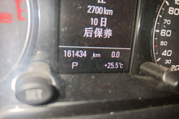 Used Audi Q5 2010 3.2 FSI Sport Edition Odometer Close Up