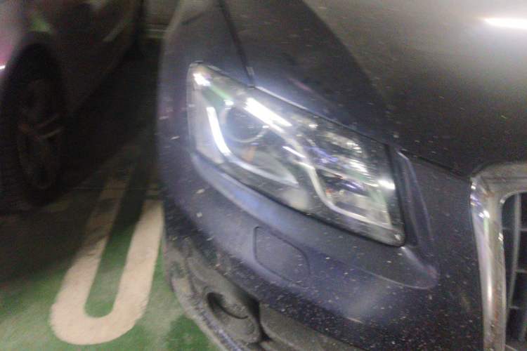 Used Audi Q5 2010 2.0TFSI Trendy Edition Right Front Headlight