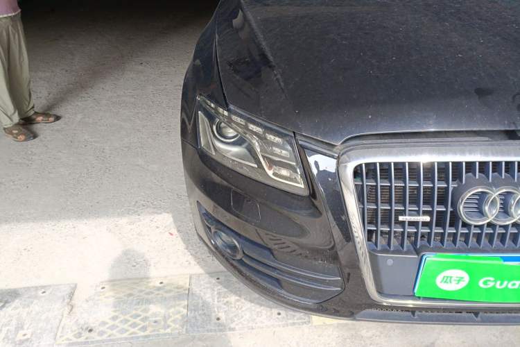 Used Audi Q5 2010 2.0TFSI Trendy Edition Right Front Headlight
