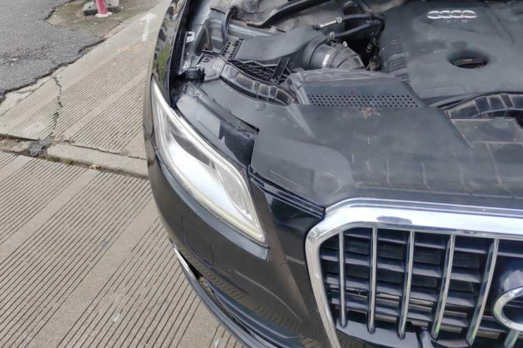 Used Audi Q5 2010 2.0TFSI Technology Edition Right Front Headlight