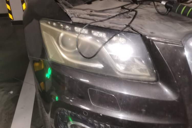 Used Audi Q5 2010 3.2 FSI Sport Edition Right Front Headlight