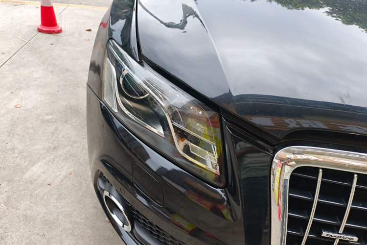 Used Audi Q5 2010 3.2 FSI Sport Edition Right Front Headlight