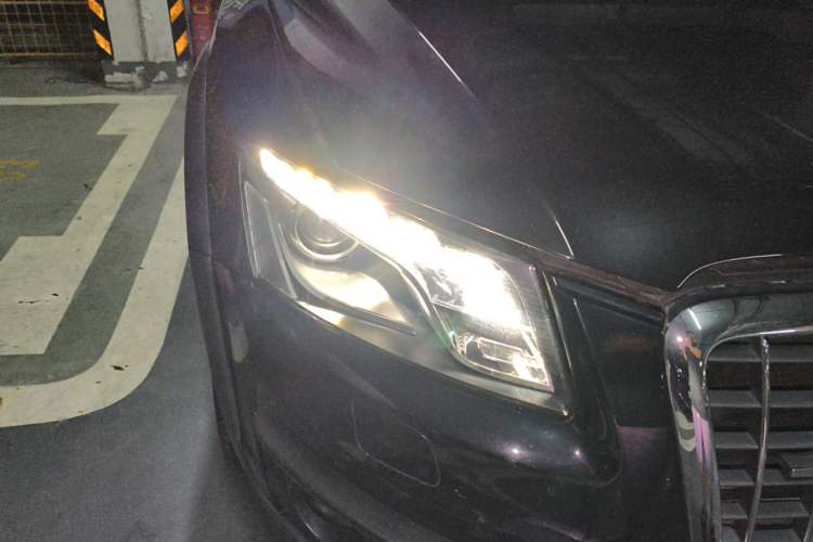 Used Audi Q5 2010 2.0TFSI Luxury Edition Right Front Headlight