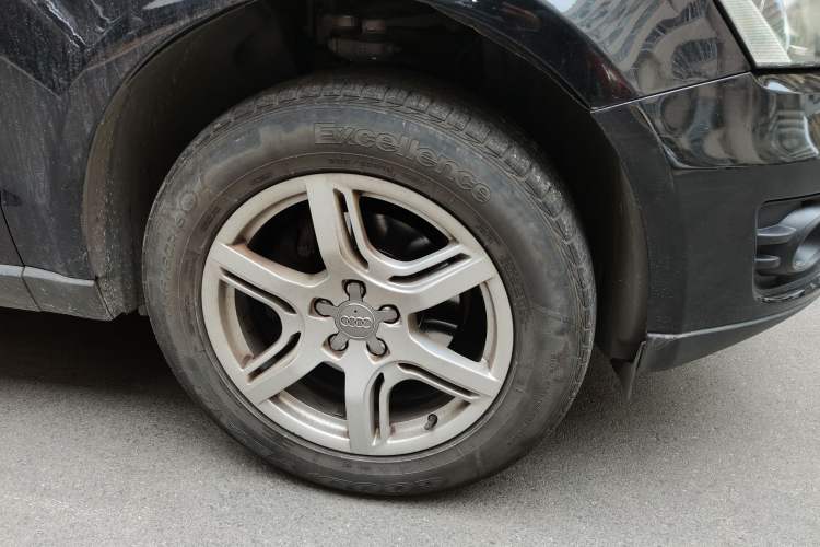 Used Audi Q5 2010 2.0TFSI Technology Edition Right Front Wheel Hub