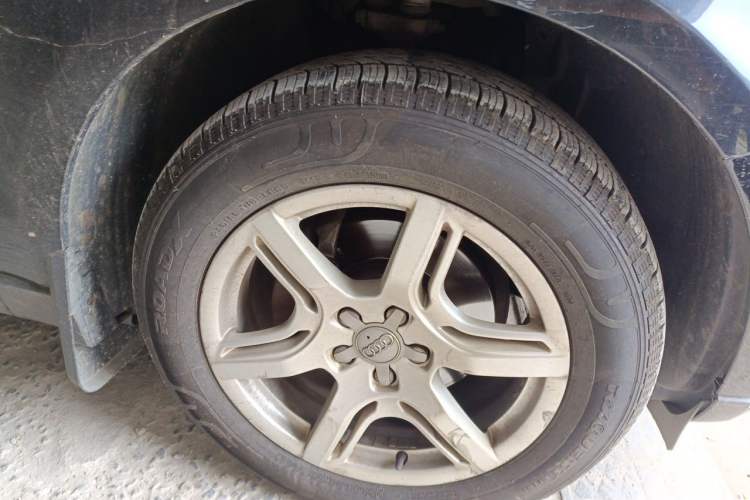Used Audi Q5 2010 2.0TFSI Trendy Edition Right Front Wheel Hub