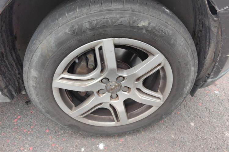 Used Audi Q5 2010 2.0TFSI Technology Edition Right Front Wheel Hub