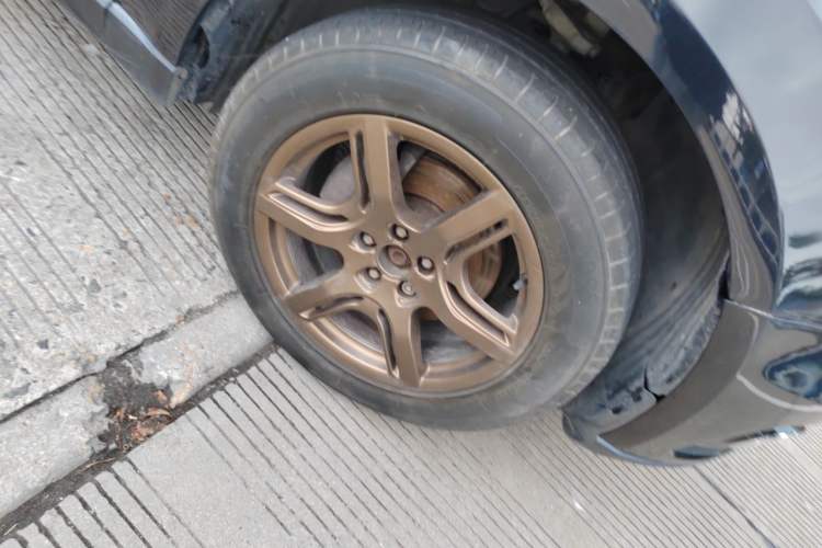 Used Audi Q5 2010 2.0TFSI Technology Edition Right Front Wheel Hub