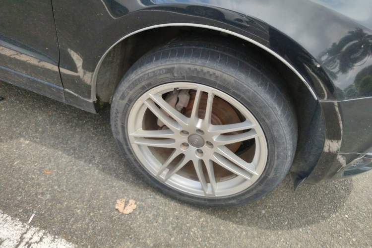 Used Audi Q5 2010 3.2 FSI Sport Edition Right Front Wheel Hub