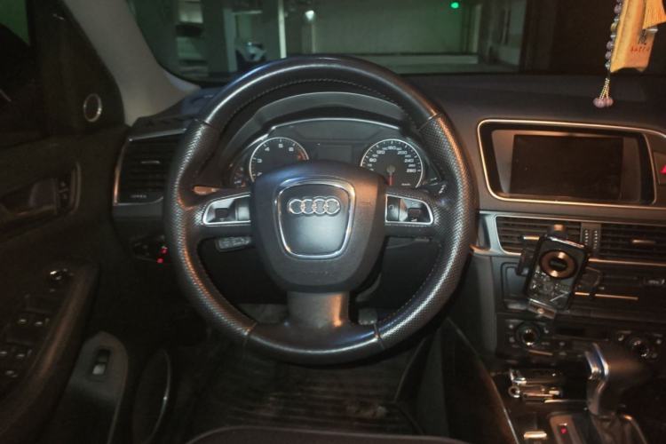 Used Audi Q5 2010 3.2 FSI Sport Edition Steering Wheel