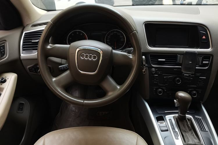 Used Audi Q5 2010 2.0TFSI Technology Edition Steering Wheel