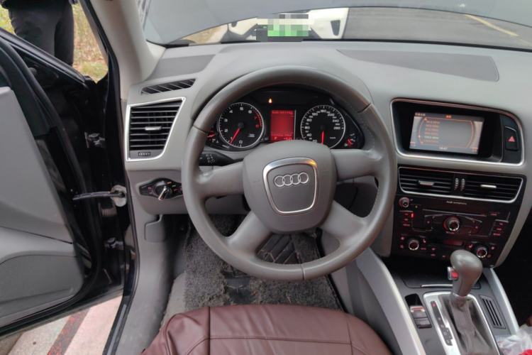 Used Audi Q5 2010 2.0TFSI Technology Edition Steering Wheel