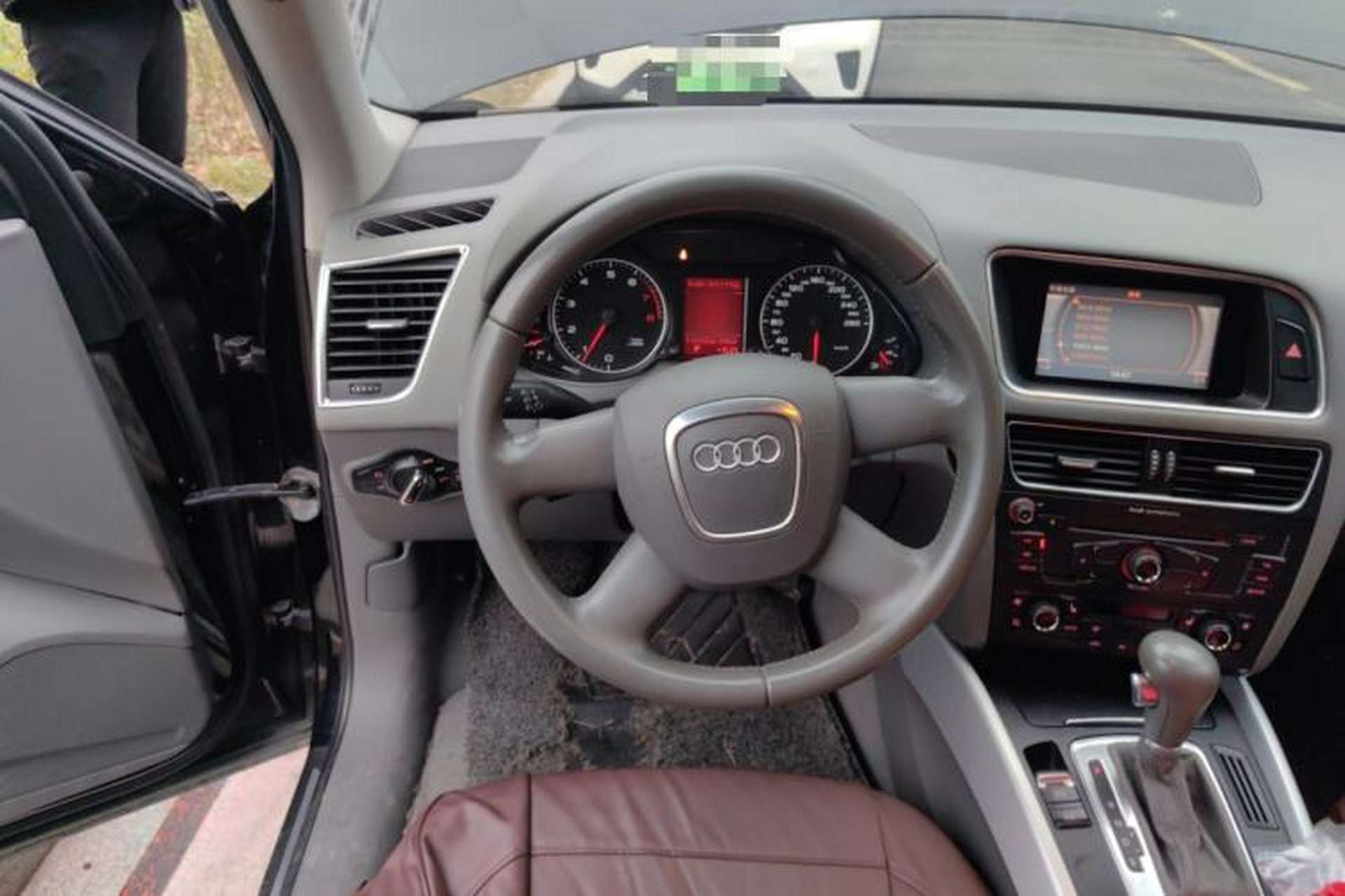 Used Audi Q5 2010 2.0TFSI Technology Edition Steering Wheel